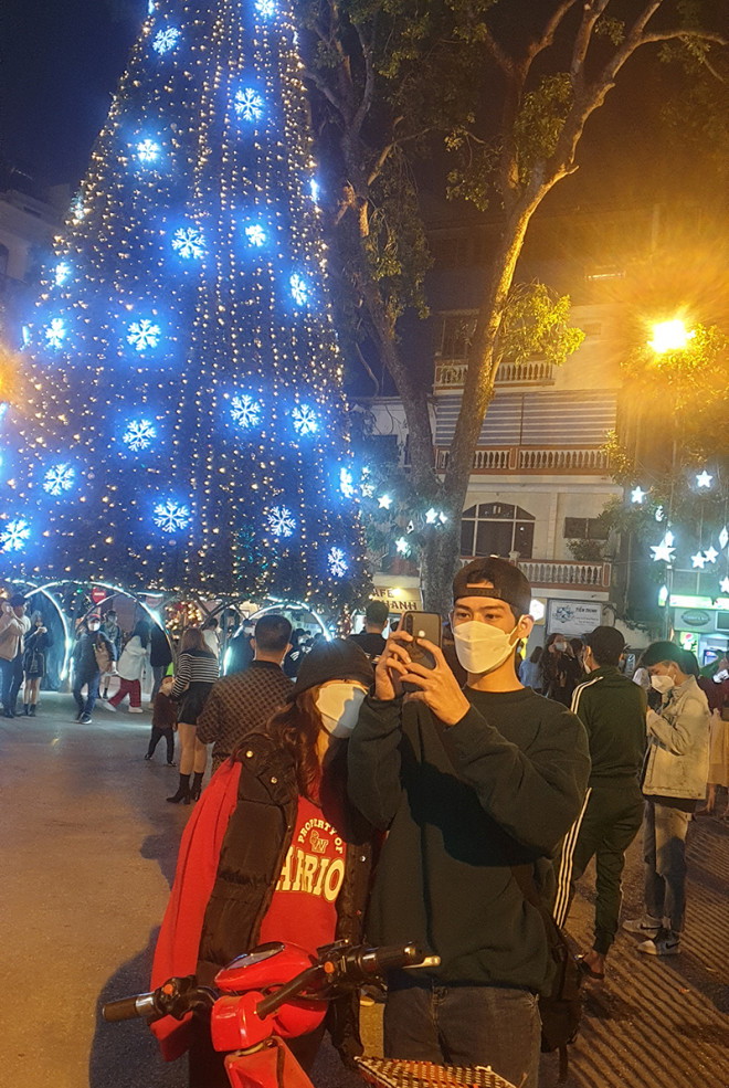 Hà Nội hơn 1.774 ca nhiễm mới, người dân vẫn ùn ùn đổ về nhà thờ Lớn tranh thủ check in trước ngày cấm - 5