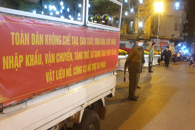 Hà Nội hơn 1.774 ca nhiễm mới, người dân vẫn ùn ùn đổ về nhà thờ Lớn tranh thủ check in trước ngày cấm - 10