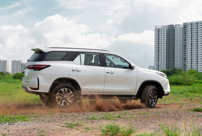 Giá xe Toyota Fortuner lăn bánh tháng 12/2021, ưu đãi 50% phí trước bạ và BHVC - 7