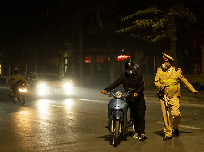 Quay đầu, chống đối và muôn vàn kiểu trình bày khi gặp “quả đấm thép” 141 - 1