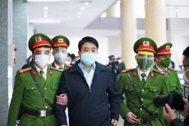 14 luật sư bào chữa cho cựu chủ tịch Nguyễn Đức Chung và đồng phạm - 1