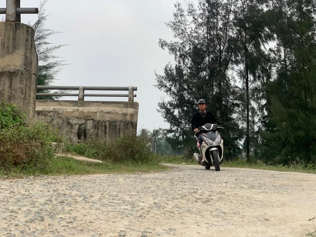 Cầu hơn 12 tỷ bị "bỏ quên" suốt 6 năm - 8