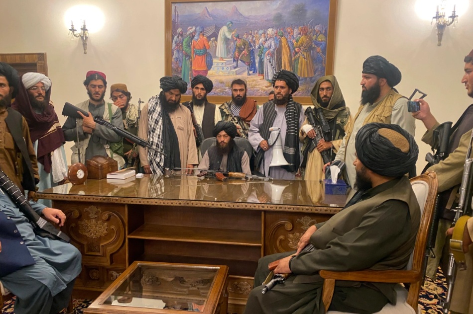 Nhìn lại những sự kiện chấn động thế giới năm 2021 qua ảnh - 8