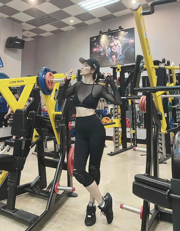 Chân dài Việt ở tuổi U40 có body như mẫu nội y, mặc bạo khoe dáng vạn người mê - 3