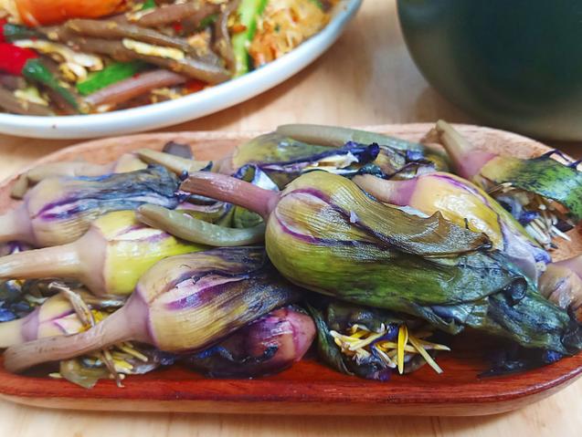 Anh hai Sài Gòn mua bó hoa đẹp bán lề đường về chế biến, mất 20k món nào cũng gây thương nhớ - 5