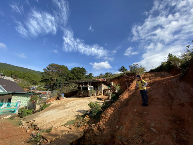 Leo núi Langbiang theo con đường mòn hoang sơ - 5