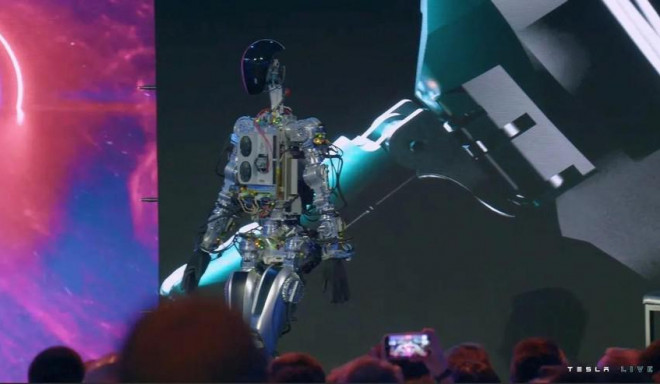 Robot Optimus hình người của Tesla giá 480 triệu đồng có gì đặc biệt? - 1