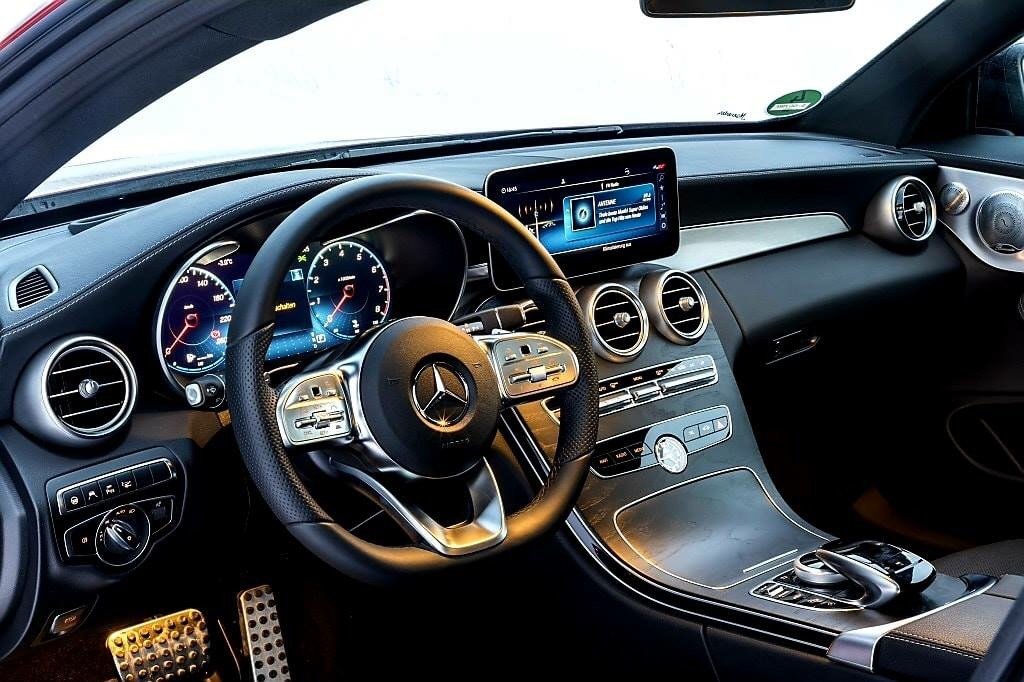 Tầm giá 2 tỷ nên chọn Mercedes-Benz C300 AMG hay Lexus IS300 Standard? - 4