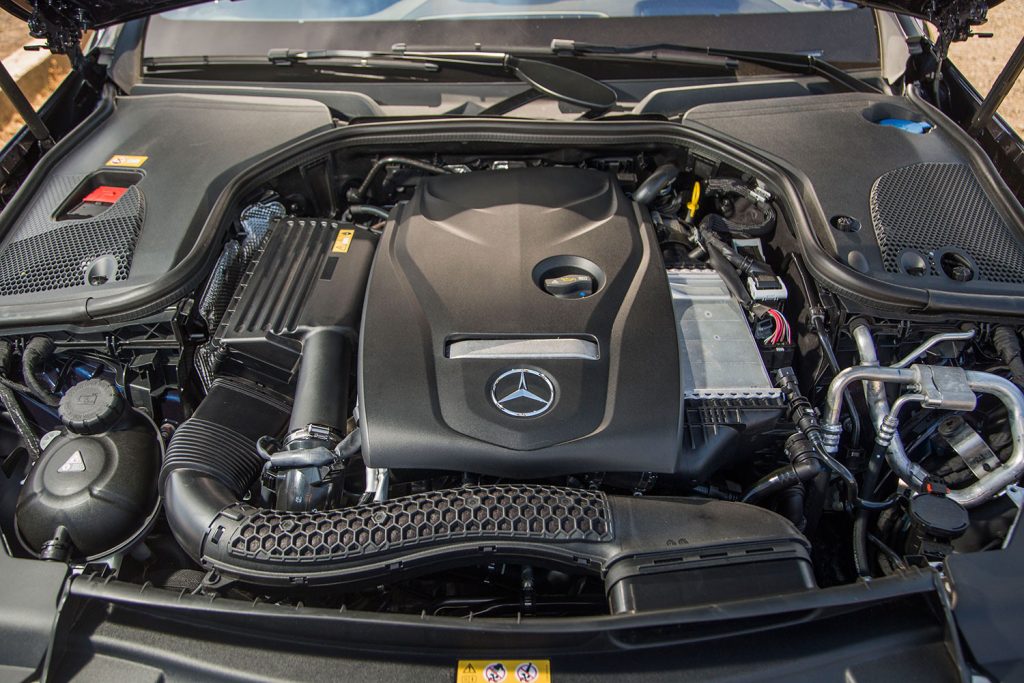 Tầm giá 2 tỷ nên chọn Mercedes-Benz C300 AMG hay Lexus IS300 Standard? - 6