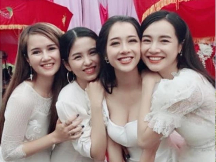 Truong Giangの妻の家族の4人の姉妹の美しさは、Dak Lakで最もホットです