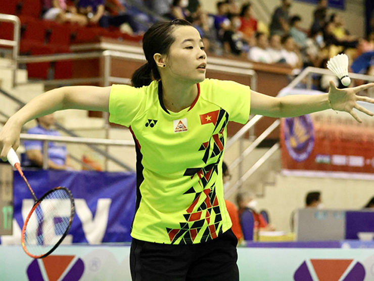 Hot girl cầu lông Thùy Linh thắng sao Malaysia, giành chức vô địch lịch sử