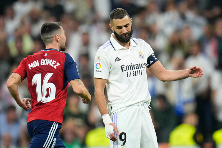 Khó tin Benzema sút phạt đền thảm họa: Gặp “kẻ át vía”, Real mất ngôi đầu La Liga - 1