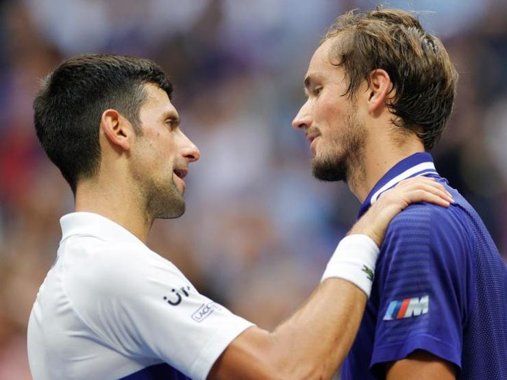 Djokovic hẹn đấu Medvedev ở Kazakhstan, bố Federer nói về Nole (Tennis 24/7)
