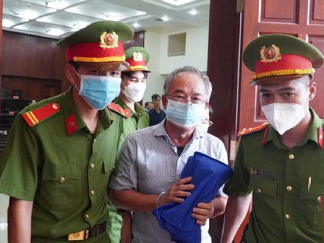 VIDEO: Hoãn phiên tòa vì bị cáo Dương Thị Bạch Diệp nhập viện