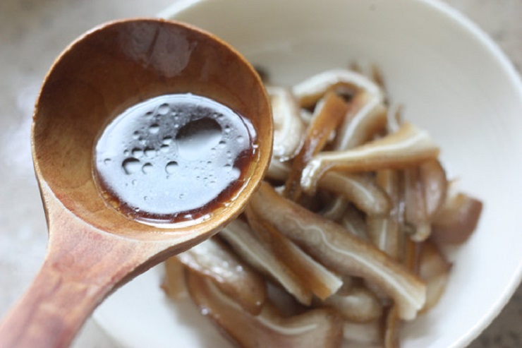 Cách làm món tai heo kho thuốc bắc dai giòn cực đưa cơm ngày trở gió - 8