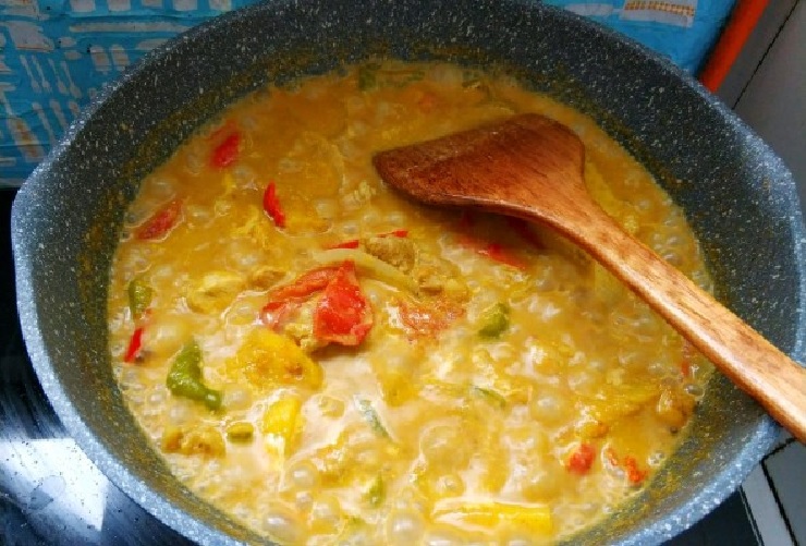 Cách làm món cà ri gà dứa kiểu Thái mềm béo thơm ngon cực đơn giản - 17