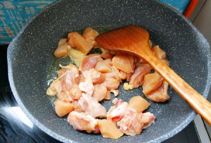 Cách làm món cà ri gà dứa kiểu Thái mềm béo thơm ngon cực đơn giản - 7