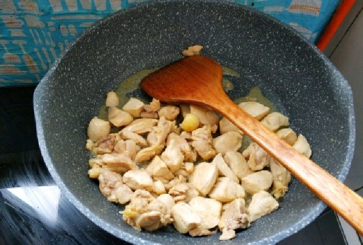 Cách làm món cà ri gà dứa kiểu Thái mềm béo thơm ngon cực đơn giản - 8