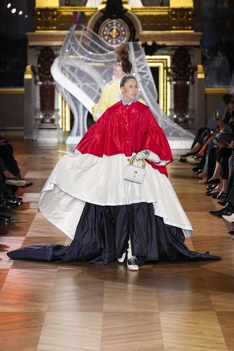 Thom Browne tiếp tục gây choáng ngợp tai Paris - 2