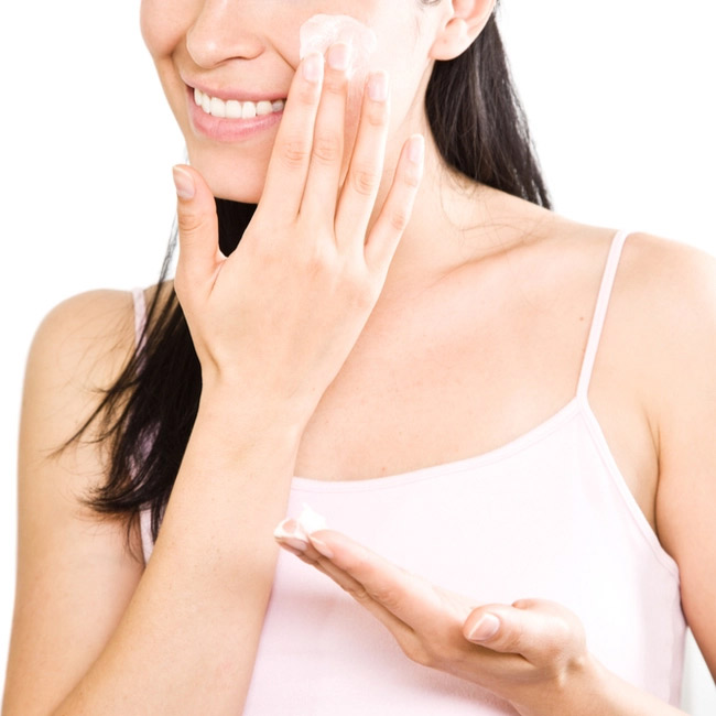 Cách dùng vitamin E nuôi dưỡng da trắng mịn - 1