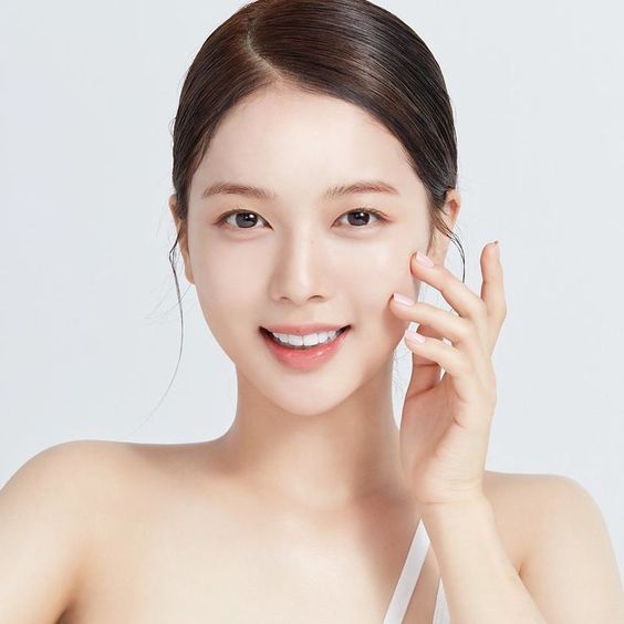 Cách dùng vitamin E nuôi dưỡng da trắng mịn - 3