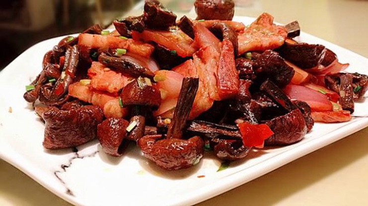 Loại nấm có màu đỏ, mọc hoang, người dân nói “thấy nó như thấy vàng” - 5