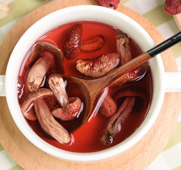 Loại nấm có màu đỏ, mọc hoang, người dân nói “thấy nó như thấy vàng” - 4