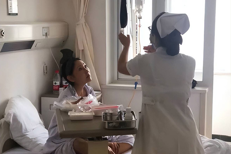Ung thư giai đoạn cuối không phải dấu chấm hết: Nữ ca sĩ này vượt qua như thế nào? - 4