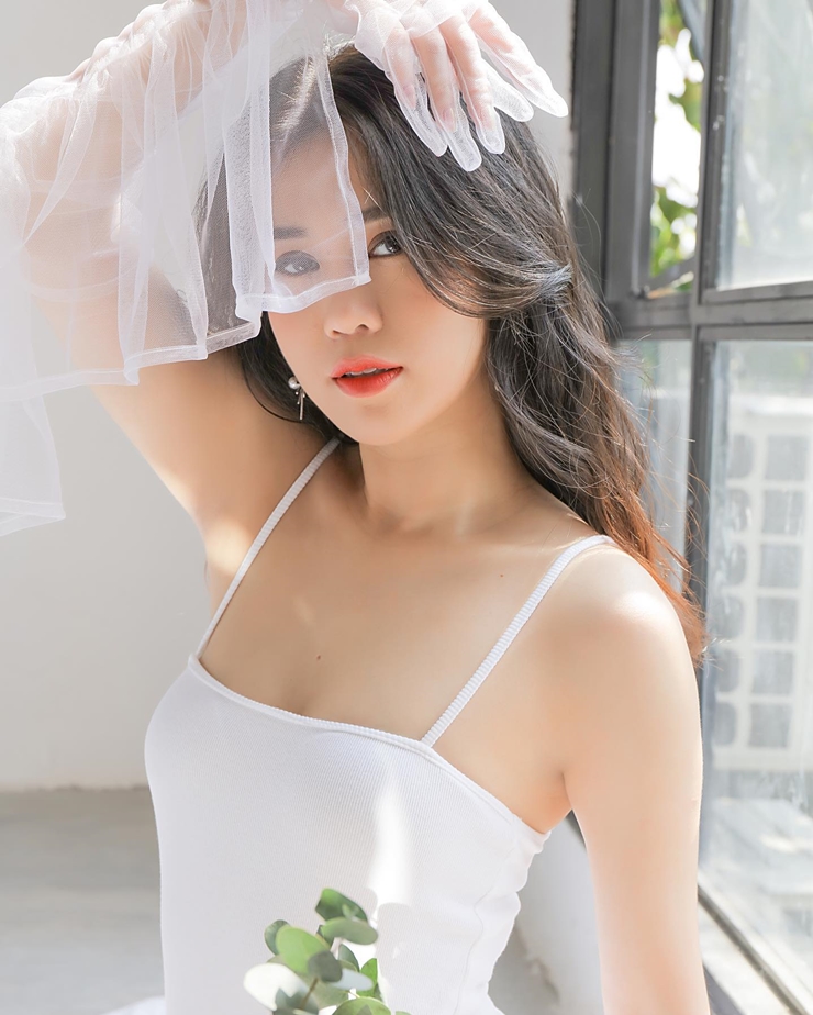 Tuổi 32, "bác sỹ" Ngọc Thảo vẫn giữ được vẻ ngoài hút hồn, bảo sao "anh nhà văn" mê mệt - 2