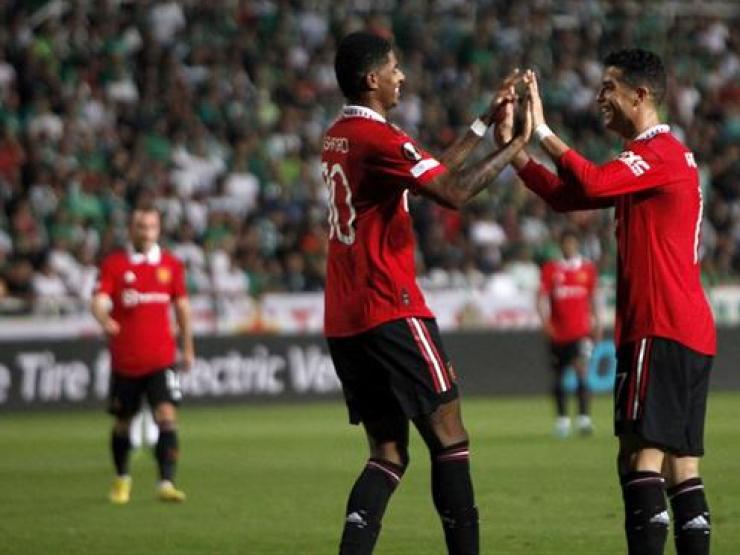 MU thắng kịch tính: Báo Anh ngợi ca người hùng, tiếc Ronaldo hụt 700 bàn