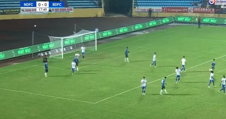 Video bóng đá Nam Định - Bình Định: Siêu phẩm bước ngoặt, thẻ đỏ ngỡ ngàng (Vòng 18 V-League) - 1