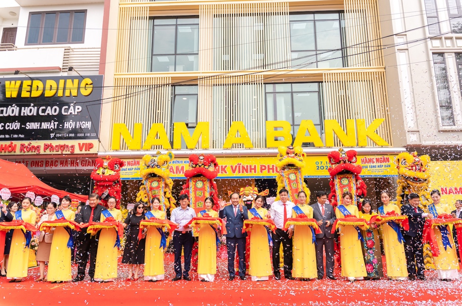 Nam A Bank tiếp tục “phủ sóng” mạng lưới miền Bắc và miền Trung - 2