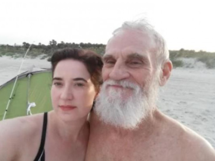 Hôn nhân viên mãn của cặp đôi vợ 45 tuổi chồng 71 tuổi