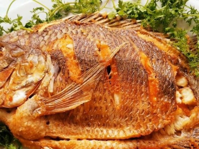 Khi rán cá chỉ cần