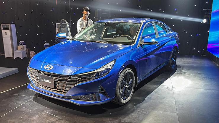 Hyundai Elantra mới ra mắt tại Việt Nam, giá từ 599 triệu đồng - 5