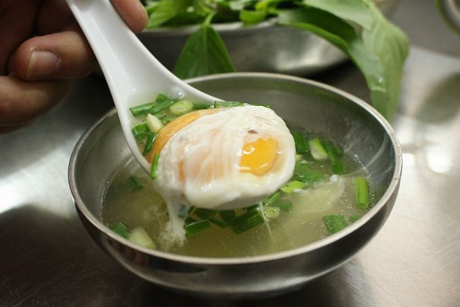Ai hay ăn trứng gà chần nhất định phải biết điều này nếu không muốn làm hại cơ thể - 1