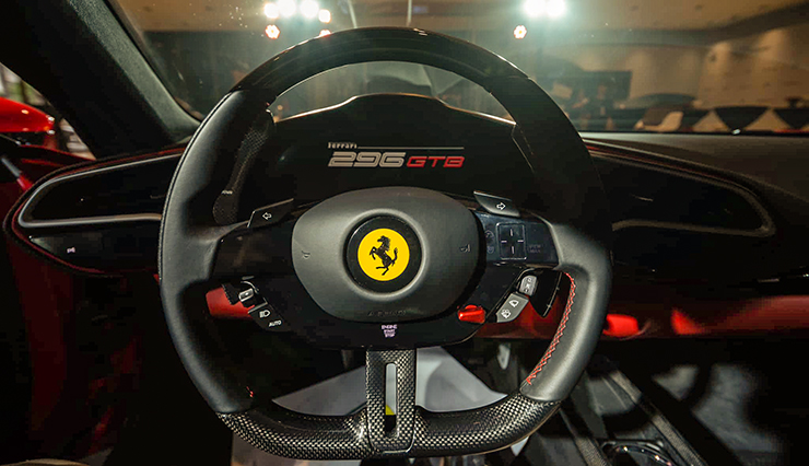 Ferrari giới thiệu siêu xe 296 GTB đến thị trường Việt Nam, giá bán hơn 21 tỷ đồng - 11