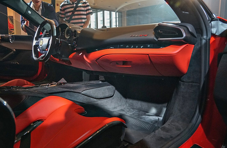 Ferrari giới thiệu siêu xe 296 GTB đến thị trường Việt Nam, giá bán hơn 21 tỷ đồng - 12