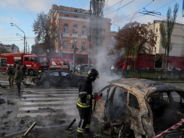 Vùng thủ đô Kiev bị tấn công tên lửa