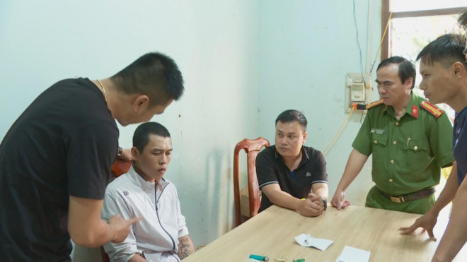 Huy động hơn 100 cảnh sát bắt 3 thanh niên đột nhập nhà chủ tịch huyện để cướp - 1