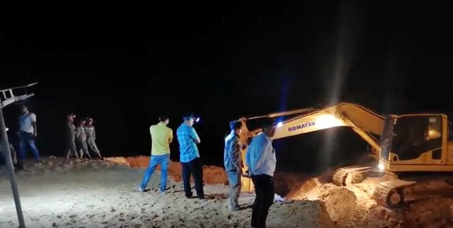 Sập mỏ titan ở Bình Thuận, 4 công nhân bị cát vùi mất tích - 2