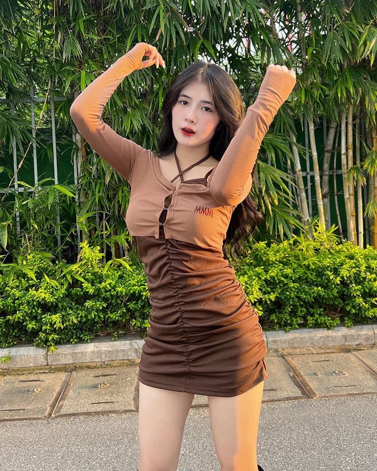 TikToker Quỳnh Alee tiếp tục khoe “cặp tuyết lê” khủng bỏng mắt - 3