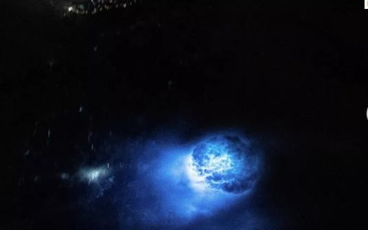 Giải thích hiện tượng 2 quầng sáng xanh kỳ lạ trên Biển Đông - 1