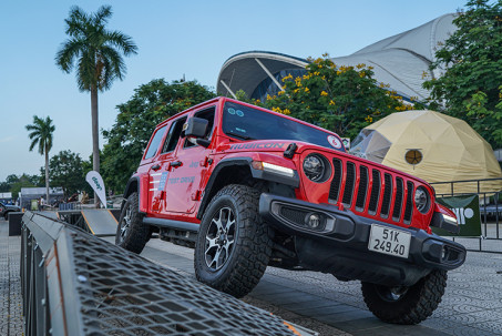 Xem trước mẫu xe SUV tiền tỷ mới của hãng Jeep trước triển lãm VMS 2022