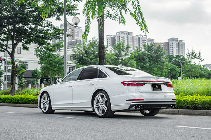 Audi S8 đầu tiên có mặt tại Việt Nam, giá gần 10 tỷ đồng - 3