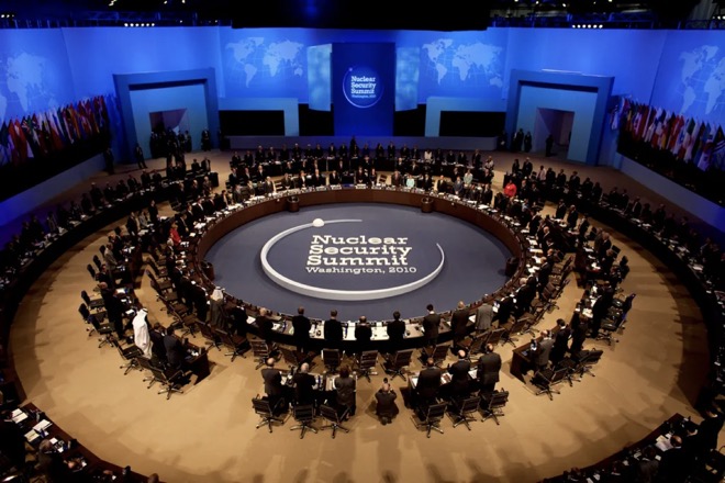 Báo Mỹ: Đại diện Nga không còn trong danh sách tham dự hội nghị hạt nhân ở Washington - 1