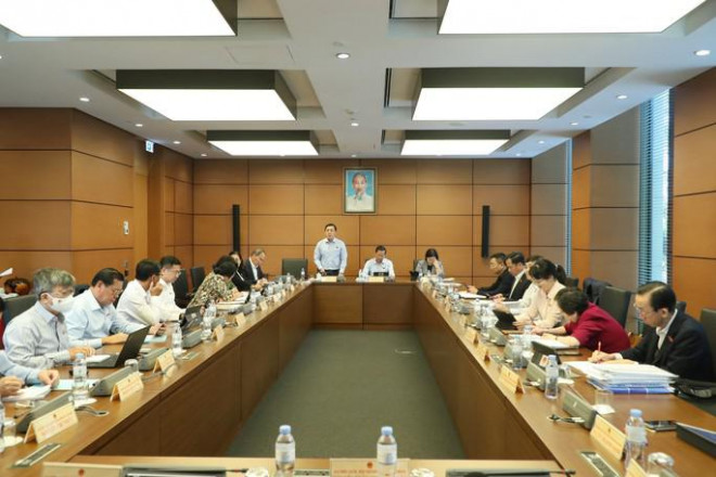 Chủ tịch UBND TP HCM Phan Văn Mãi nêu vấn đề liên quan ngân hàng SCB, xăng dầu - 2