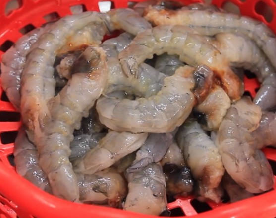 Cách làm tôm kho tàu đậm đà, đưa cơm - 3