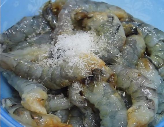 Cách làm tôm kho tàu đậm đà, đưa cơm - 4