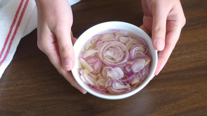 Chỉ cần lò vi sóng, làm hành phi không bị cháy mà vẫn giòn rụm, vàng ươm, bảo quản được lâu - 4